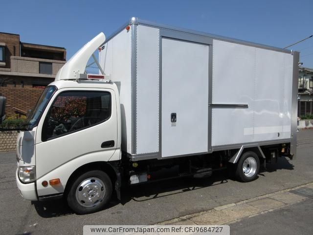 toyota dyna-truck 2013 GOO_NET_EXCHANGE_0200468A30240410W001 image 2