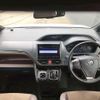 toyota esquire 2018 GOO_JP_700054153030250315002 image 18