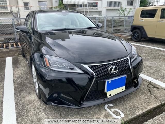 lexus is 2012 CFJ1747675 image 2
