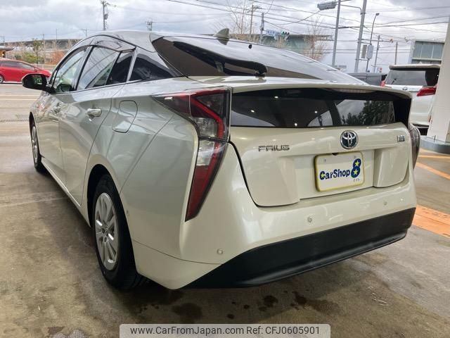 toyota prius 2017 quick_quick_DAA-ZVW50_ZVW50-6071942 image 2