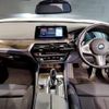 bmw 5-series 2017 quick_quick_LDA-JC20_WBAJC32030WB94448 image 3