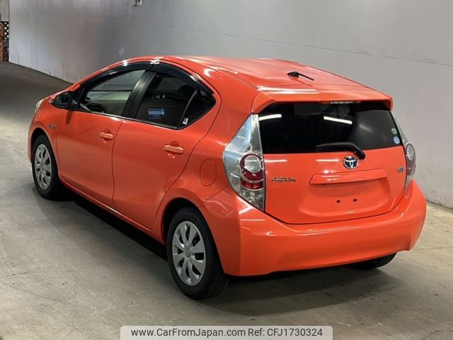 toyota aqua 2012 CFJ1730324 image 2