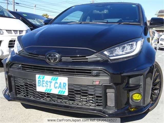 toyota yaris 2021 -TOYOTA 【神戸 304】--Yaris MXPA12--MXPA12-0002409---TOYOTA 【神戸 304】--Yaris MXPA12--MXPA12-0002409- image 1