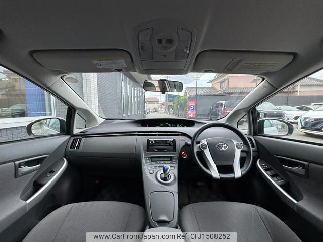 toyota prius 2011 CFJ1508252 image 2