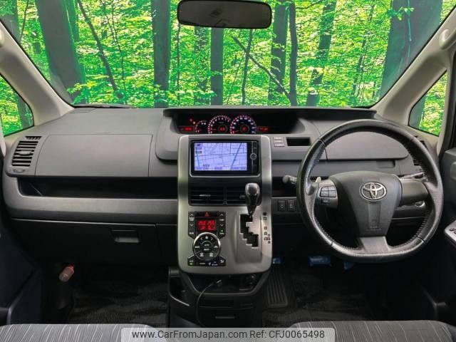 toyota voxy 2012 -TOYOTA--Voxy DBA-ZRR70W--ZRR70-0497275---TOYOTA--Voxy DBA-ZRR70W--ZRR70-0497275- image 2