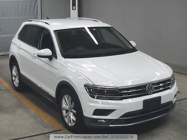 volkswagen tiguan 2018 -VOLKSWAGEN--VW Tiguan WVGZZZ5NZJW851512---VOLKSWAGEN--VW Tiguan WVGZZZ5NZJW851512- image 1