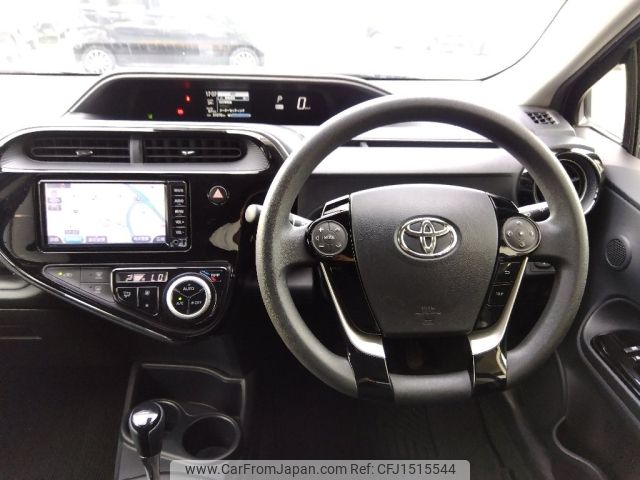 toyota aqua 2018 CFJ1515544 image 2