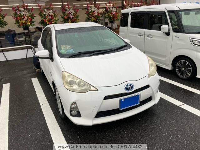 toyota aqua 2012 CFJ1754482 image 1