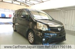 toyota noah 2011 CFJ1790186