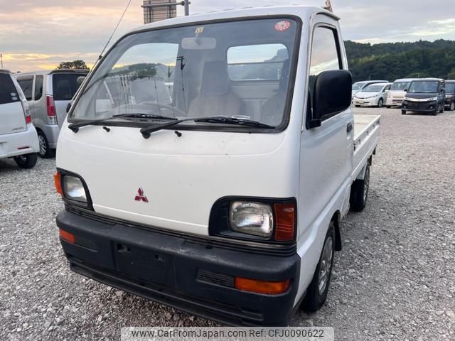 mitsubishi minicab-truck 1995 63b407a831d32bdddb1b1b7863d2733c image 1