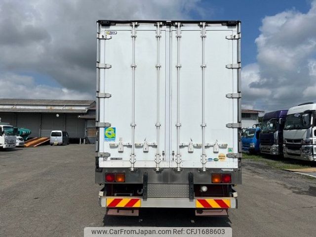 isuzu giga 2015 CFJ1688603 image 2