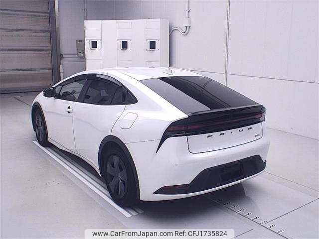 toyota prius 2024 CFJ1735824 image 2