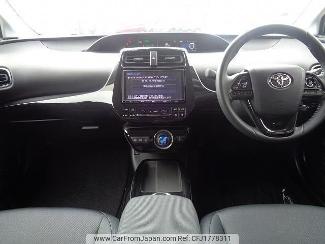 toyota prius-phv 2018 CFJ1778311 image 2