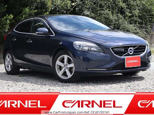 volvo v40 2014 F00644 image 1