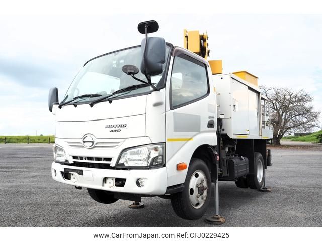 hino dutro 2016 GOO_NET_EXCHANGE_0403477A30240918W006 image 1