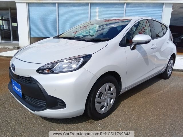 toyota aqua 2022 CFJ1799843 image 1