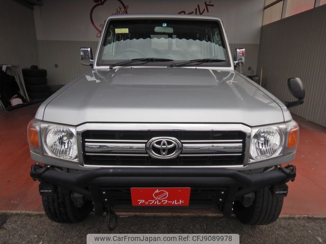 toyota landcruiser-70 2014 23121110 image 2