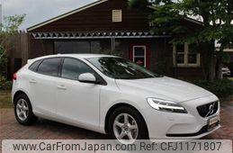 volvo v40 2017 -VOLVO--Volvo V40 DBA-MB4154T--YV1MV2920J2450556---VOLVO--Volvo V40 DBA-MB4154T--YV1MV2920J2450556-