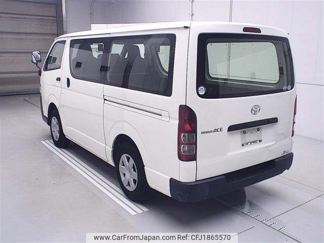 toyota regiusace-van 2016 CFJ1865570 image 2
