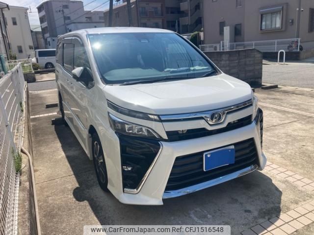 toyota voxy 2018 CFJ1516548 image 2