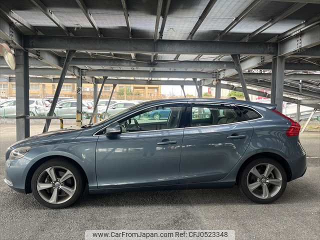 volvo v40 2014 NIKYO_QZ70892 image 2