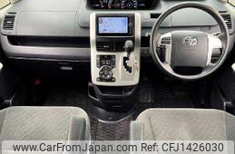 toyota noah 2013 504928-931479