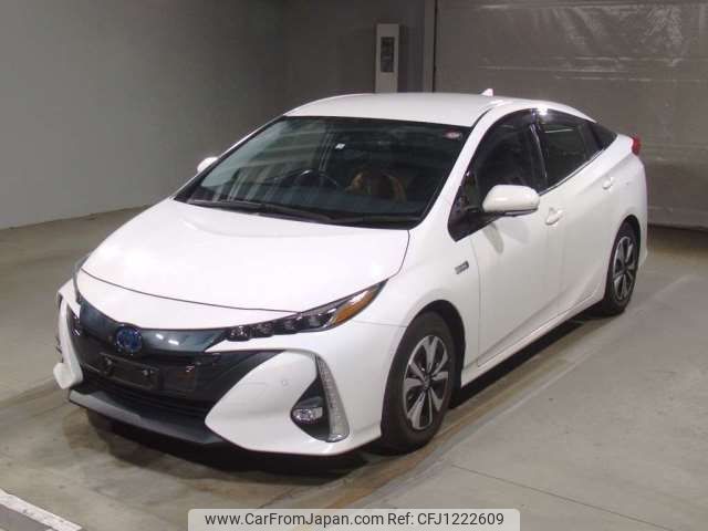 toyota prius-phv 2020 -TOYOTA--Prius PHV DLA-ZVW52--ZVW52-3151417---TOYOTA--Prius PHV DLA-ZVW52--ZVW52-3151417- image 1