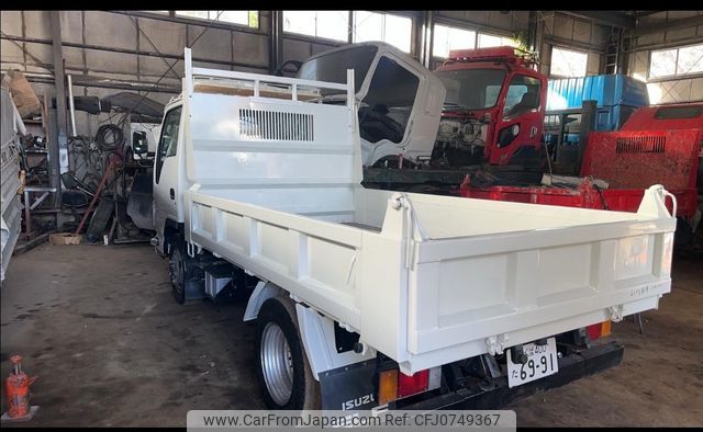 isuzu elf-truck 2017 69 image 2