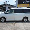 toyota voxy 2015 quick_quick_DAA-ZWR80G_ZWR80G-0122964 image 17