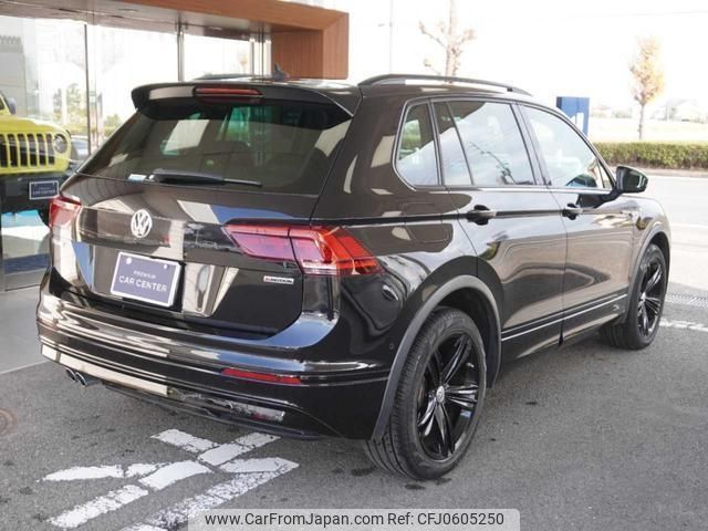 volkswagen tiguan 2018 -VOLKSWAGEN--VW Tiguan 5NDFGF--WVGZZZ5NZKW804706---VOLKSWAGEN--VW Tiguan 5NDFGF--WVGZZZ5NZKW804706- image 2