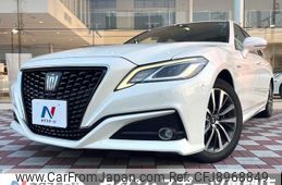 toyota crown 2018 CFJ8968849