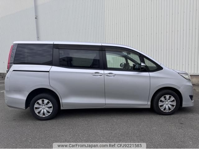 2018 Toyota Noah DBA-ZRR85G - Car Price $9,219
