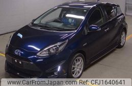 toyota aqua 2018 CFJ1640641
