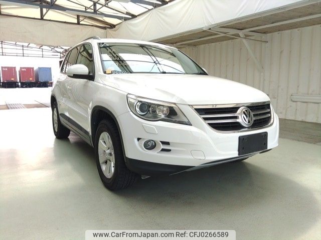 volkswagen tiguan 2009 ENHANCEAUTO_1_ea288660 image 1