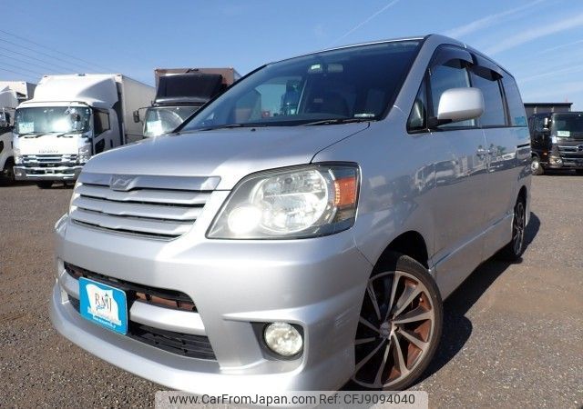 2002 Toyota Noah TA-AZR60G 2WD - Car Price $1,300