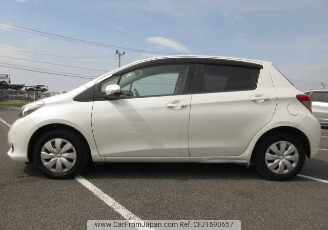 toyota vitz 2011 CFJ1690657 image 2