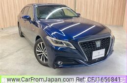 toyota crown 2018 CFJ1656841