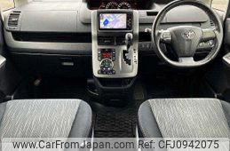 toyota voxy 2012 504928-928924