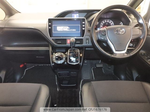 toyota noah 2017 CFJ1676176 image 2