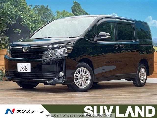 toyota voxy 2017 CFJ8613443 image 1
