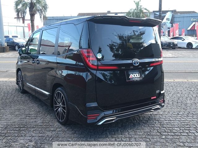 2022 Toyota Noah 6AA-ZWR90W 2WD - Car Price $32,896