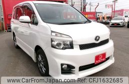 toyota voxy 2010 CFJ1632685