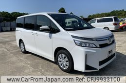 toyota voxy 2018 NIKYO_XF50775