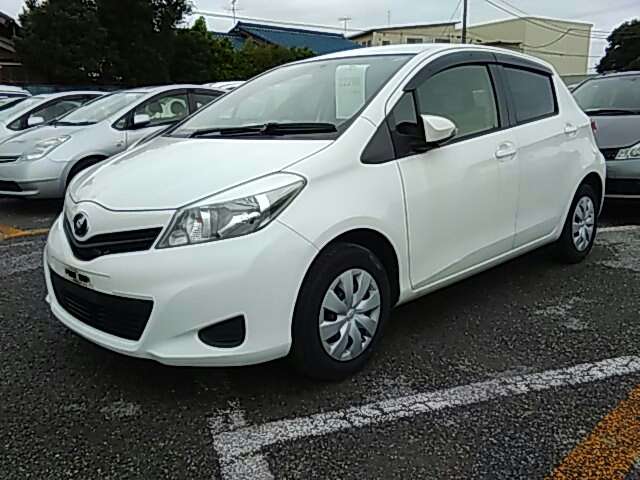 toyota vitz 2012 103521 image 1