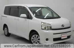 toyota voxy 2013 CFJ1538205
