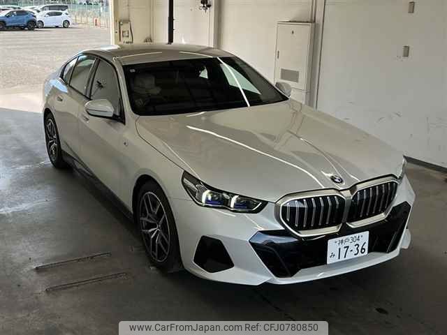 bmw 5-series 2024 -BMW 【神戸 304ミ1736】--BMW 5 Series 12FJ20-WBA12FJ060CR74657---BMW 【神戸 304ミ1736】--BMW 5 Series 12FJ20-WBA12FJ060CR74657- image 1