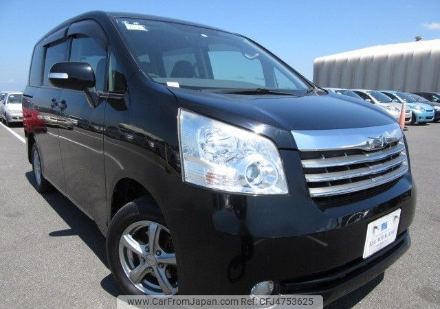 Toyota noah 2007
