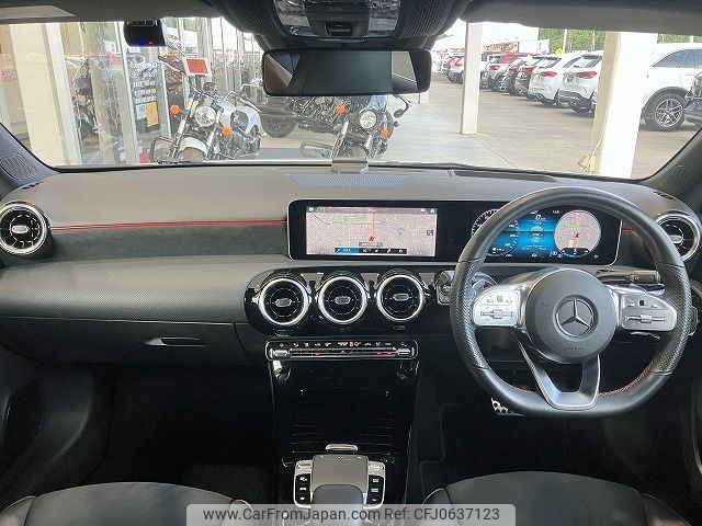 mercedes-benz a-class 2019 -MERCEDES-BENZ--Benz A Class 3DA-177012--WDD1770122V038697---MERCEDES-BENZ--Benz A Class 3DA-177012--WDD1770122V038697- image 2
