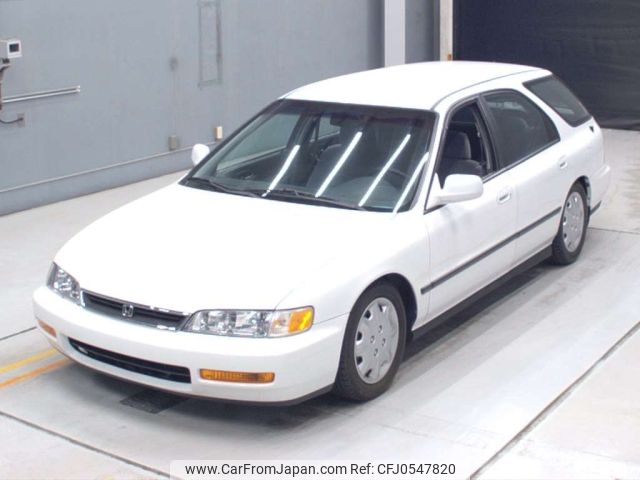 honda accord-wagon 1997 -HONDA--Accord Wagon -CE1--1HGCE1825VA002811---HONDA--Accord Wagon -CE1--1HGCE1825VA002811- image 1