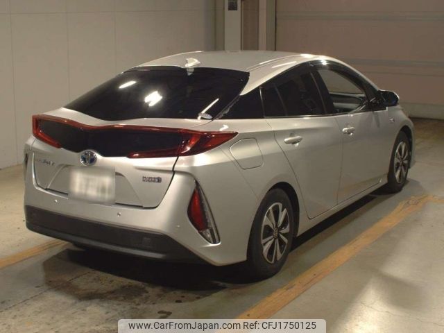 toyota prius-phv 2017 CFJ1750125 image 2
